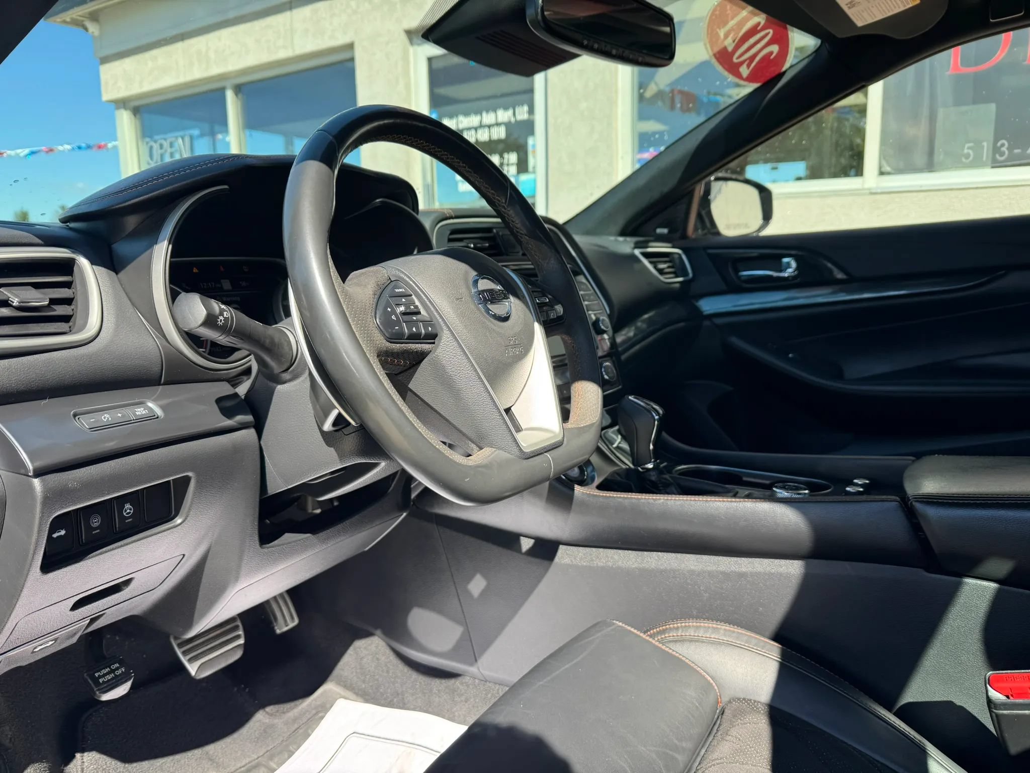 Used 2021 Nissan Maxima SR w/ Sport Mat Group FWD image 8