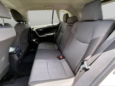 Used 2022 Toyota RAV4 XLE FWD image 21