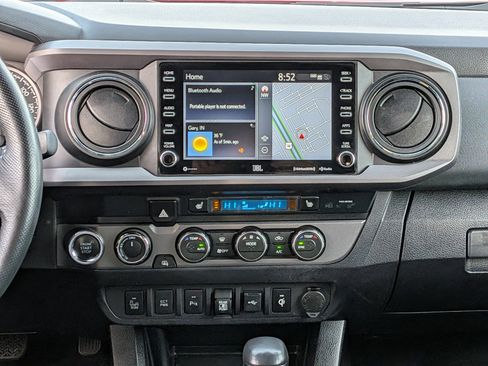 Used 2021 Toyota Tacoma TRD Sport image 3