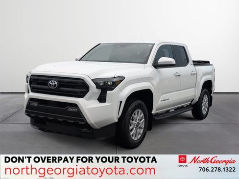 Certified 2025 Toyota Tacoma SR5 AWD/4WD image 1