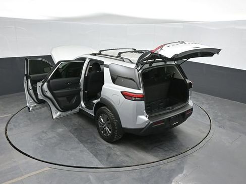 Used 2024 Nissan Pathfinder SV w/ Black Appearance Package image 60