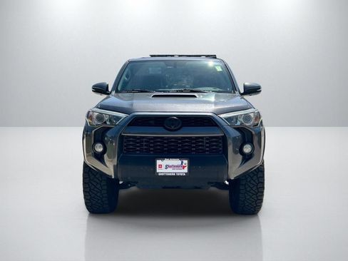 Used 2018 Toyota 4Runner TRD Off-Road Premium AWD/4WD image 2