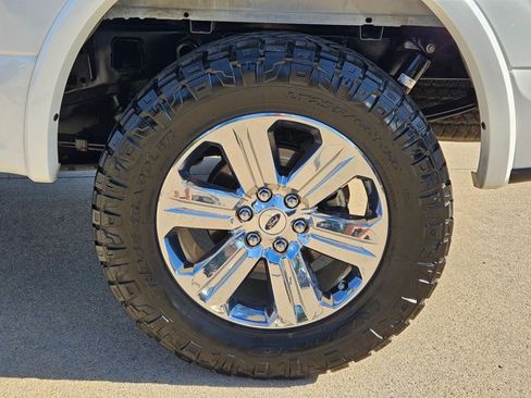 Used 2019 Ford F150 Lariat w/ Equipment Group 502A Luxury AWD/4WD image 25