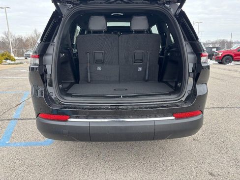 New 2025 Jeep Grand Cherokee L Limited w/ Luxury Tech Group II image 5