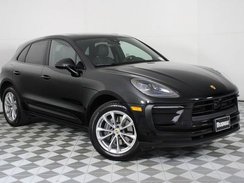 Certified 2026 Porsche Macan image 9