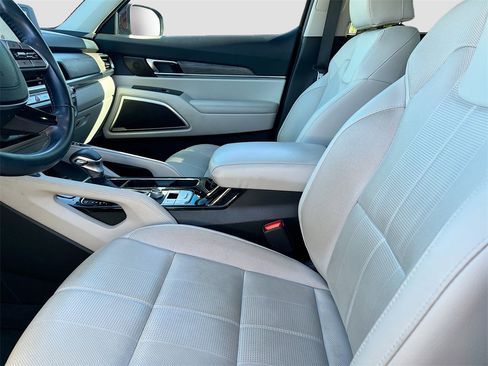 Used 2022 Kia Telluride EX w/ EX Premium Package image 21