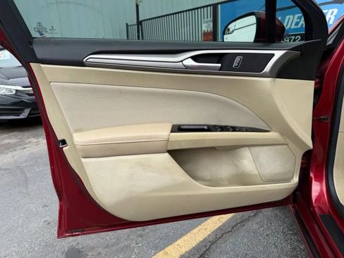 Used 2014 Ford Fusion SE image 9