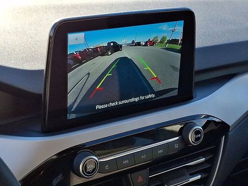 Used 2022 Ford Escape SE w/ Cold Weather Package image 17