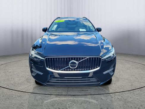 Used 2023 Volvo XC60 B5 Core w/ Climate Package FWD image 6