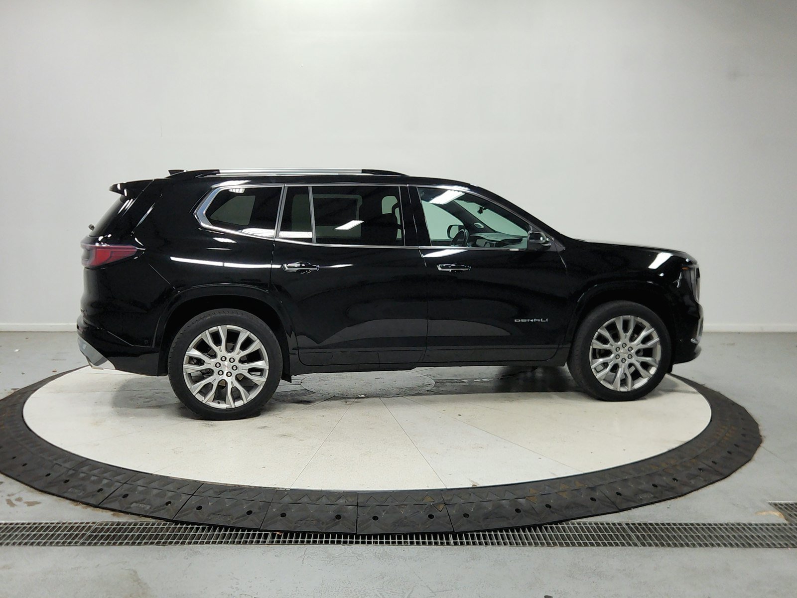 Used 2025 GMC Acadia Denali w/ Super Cruise Package AWD/4WD image 9