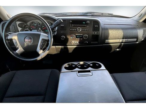 Used 2014 GMC Sierra 2500 SLE w/ SLE Preferred Package image 8