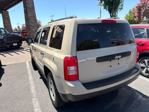 Used 2017 Jeep Patriot Sport FWD image 11