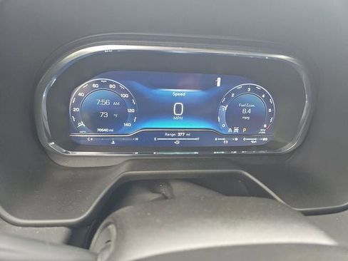 Used 2023 Chevrolet Suburban Premier image 21