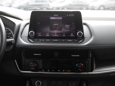 Used 2022 Nissan Rogue SV AWD/4WD image 17