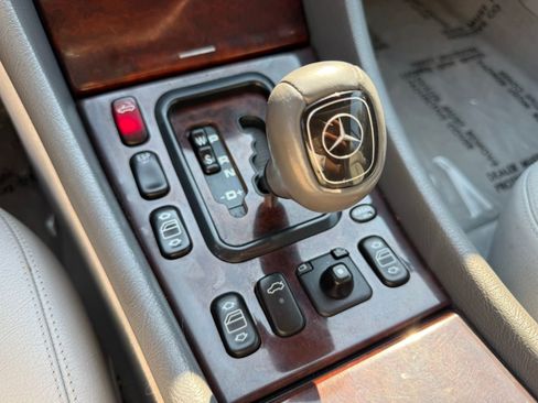 Used 2000 Mercedes-Benz CLK 320 Cabriolet image 14