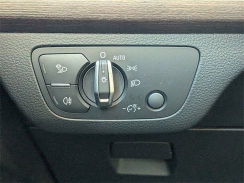 Used 2022 Audi Q5 2.0T Premium Plus w/ Premium Plus Package image 21