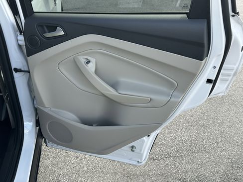 Used 2017 Ford Escape Titanium image 18