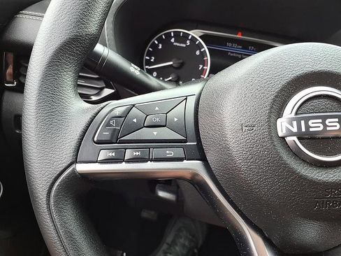 Used 2025 Nissan Sentra SV FWD image 29