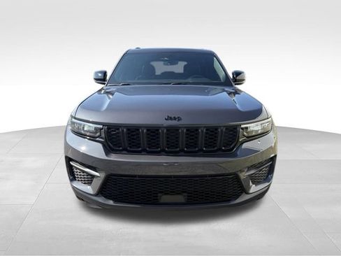 Used 2023 Jeep Grand Cherokee Altitude AWD/4WD image 9