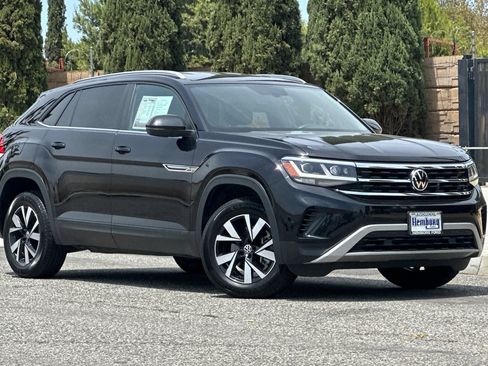 Used 2021 Volkswagen Atlas Cross Sport SE AWD/4WD image 2