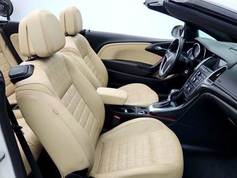 Used 2018 Buick Cascada Premium image 25