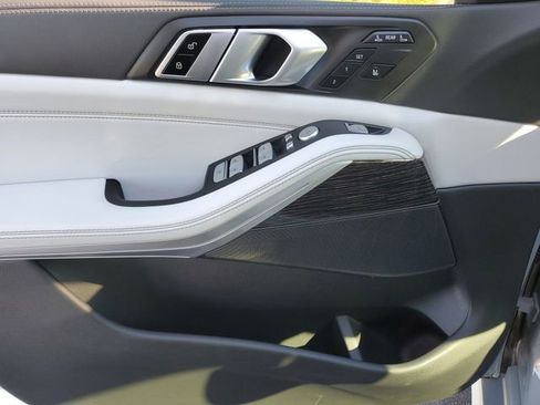 Used 2024 BMW X7 xDrive40i w/ M Sport Package image 16