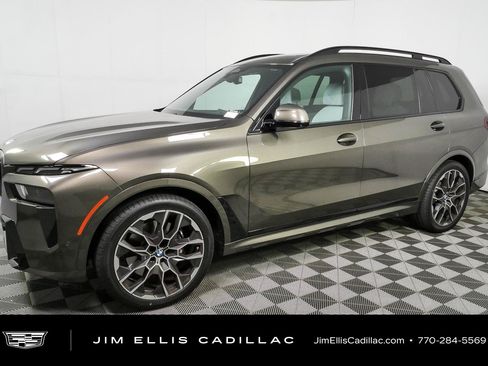 Used 2025 BMW X7 xDrive40i w/ M Sport Package AWD/4WD image 29