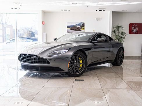 Used 2020 Aston Martin DB11 Coupe image 1