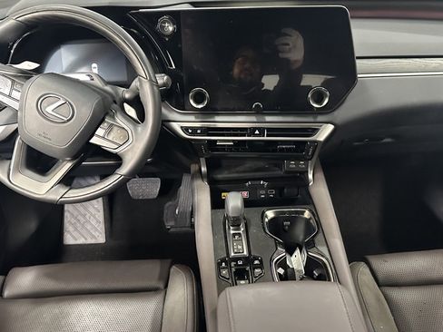 Used 2024 Lexus RX 450h AWD w/ Luxury Package image 5