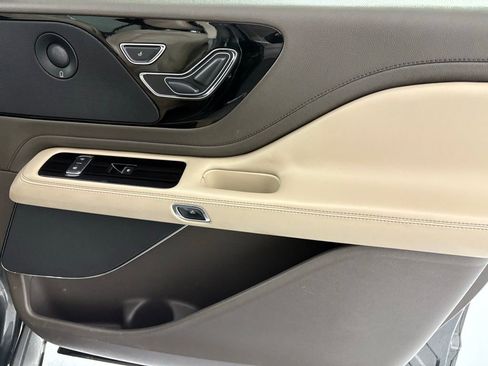 Used 2020 Lincoln Aviator Reserve w/ Elements Package Plus image 42