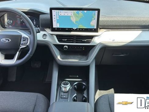 Used 2025 Ford Explorer Active RWD image 11