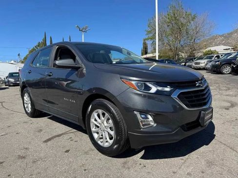 Used 2021 Chevrolet Equinox LS FWD image 1