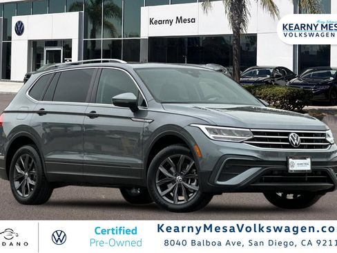 Used 2023 Volkswagen Tiguan SE FWD image 1