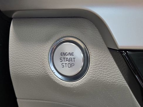 Used 2020 Kia Telluride S FWD image 27