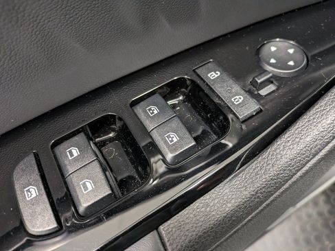 Used 2025 Kia Sportage EX w/ EX Premium Package image 9