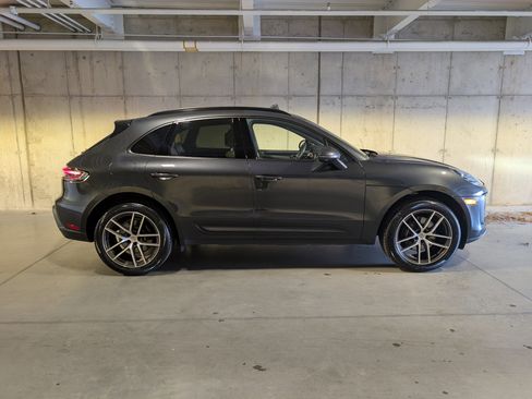 Used 2025 Porsche Macan image 14