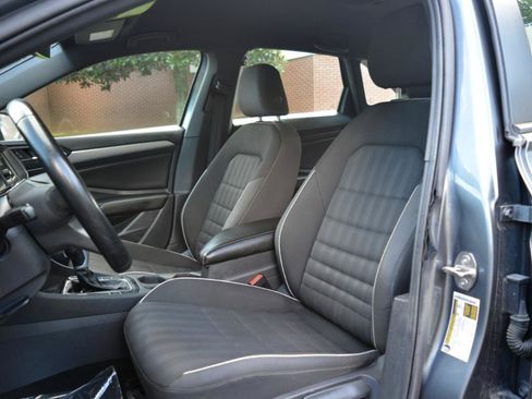 Used 2023 Volkswagen Jetta Sport FWD image 10