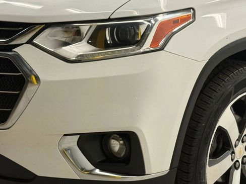 Used 2020 Chevrolet Traverse LT w/ LT Premium Package image 4