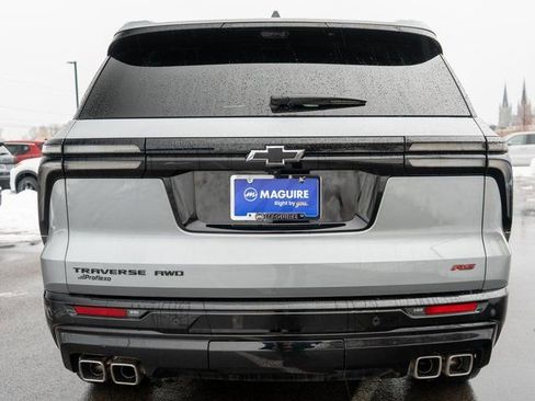 Used 2025 Chevrolet Traverse RS image 7