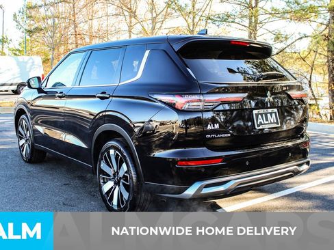 Used 2025 Mitsubishi Outlander SE image 5