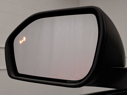 Used 2021 Ford Explorer XLT w/ Equipment Group 202A image 11