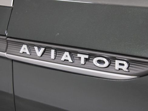 Used 2023 Lincoln Aviator Reserve w/ Equipment Group 201A image 12