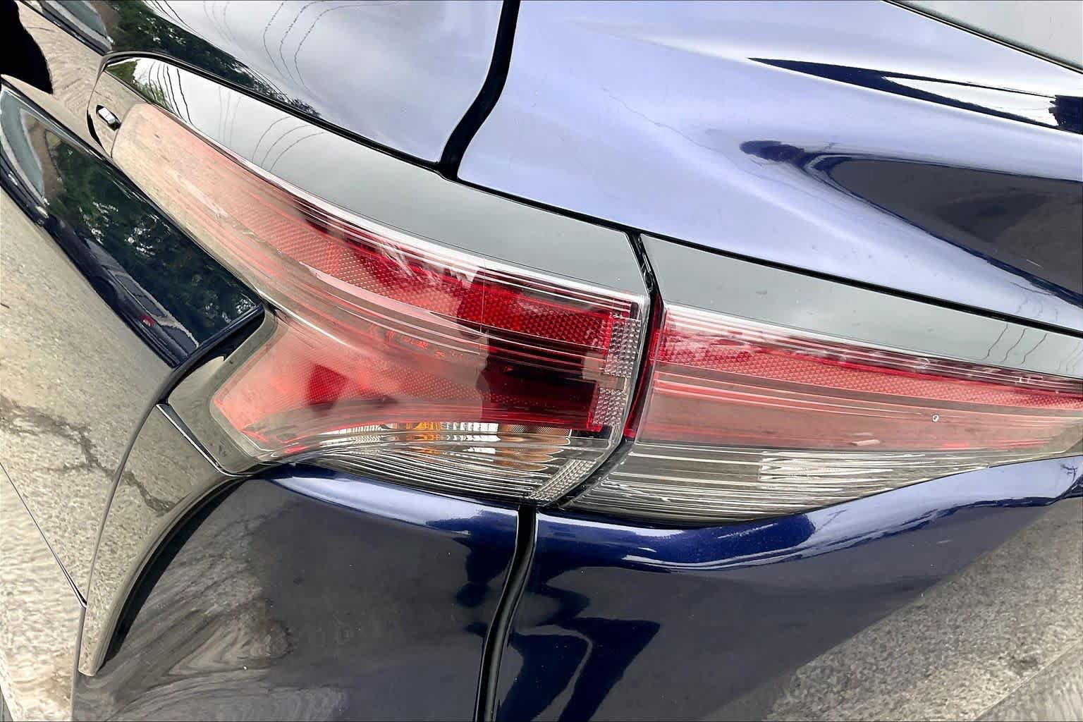 Used 2025 Toyota Sienna XLE FWD image 28