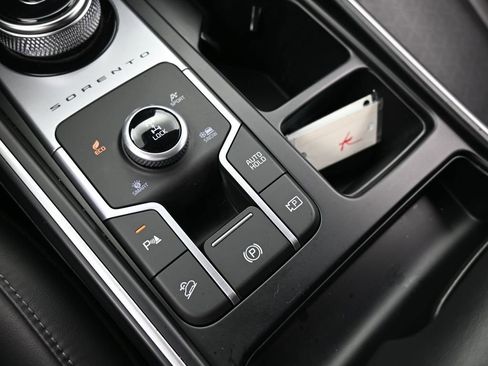 Used 2022 Kia Sorento EX w/ Panoramic Sunroof Package image 28