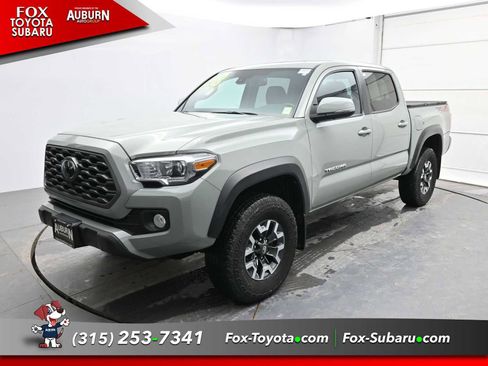 Used 2023 Toyota Tacoma TRD Off-Road image 2