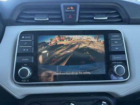 Used 2021 Nissan Versa SV image 29