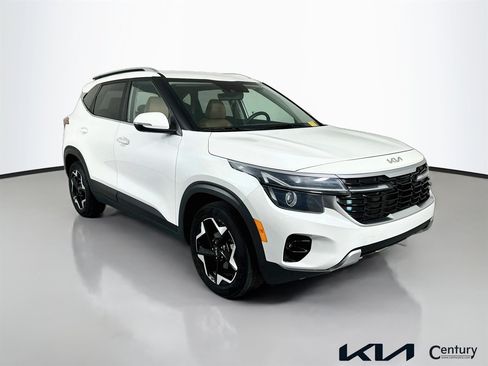 Certified 2024 Kia Seltos EX FWD image 3