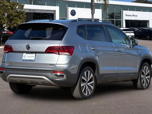 Used 2022 Volkswagen Taos SE image 4