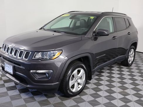 Used 2019 Jeep Compass Latitude w/ Popular Equipment Group image 4