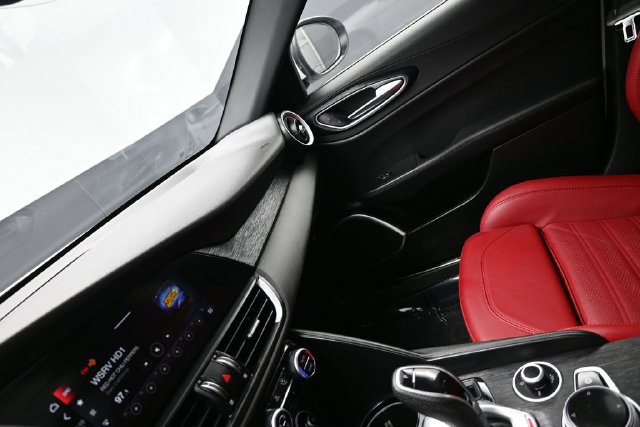 Used 2022 Alfa Romeo Giulia Sprint RWD image 25